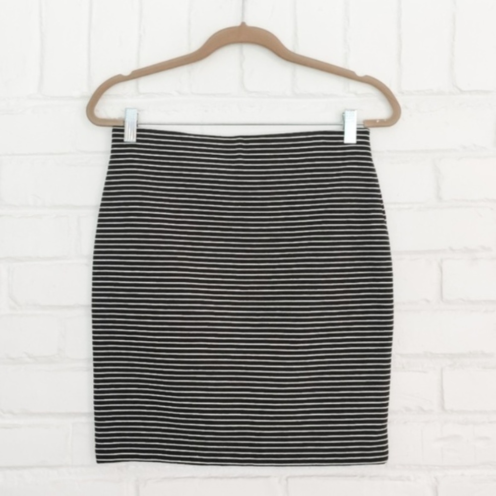NWOT Loft Trendy Striped Bodycon Skirt Size Small
